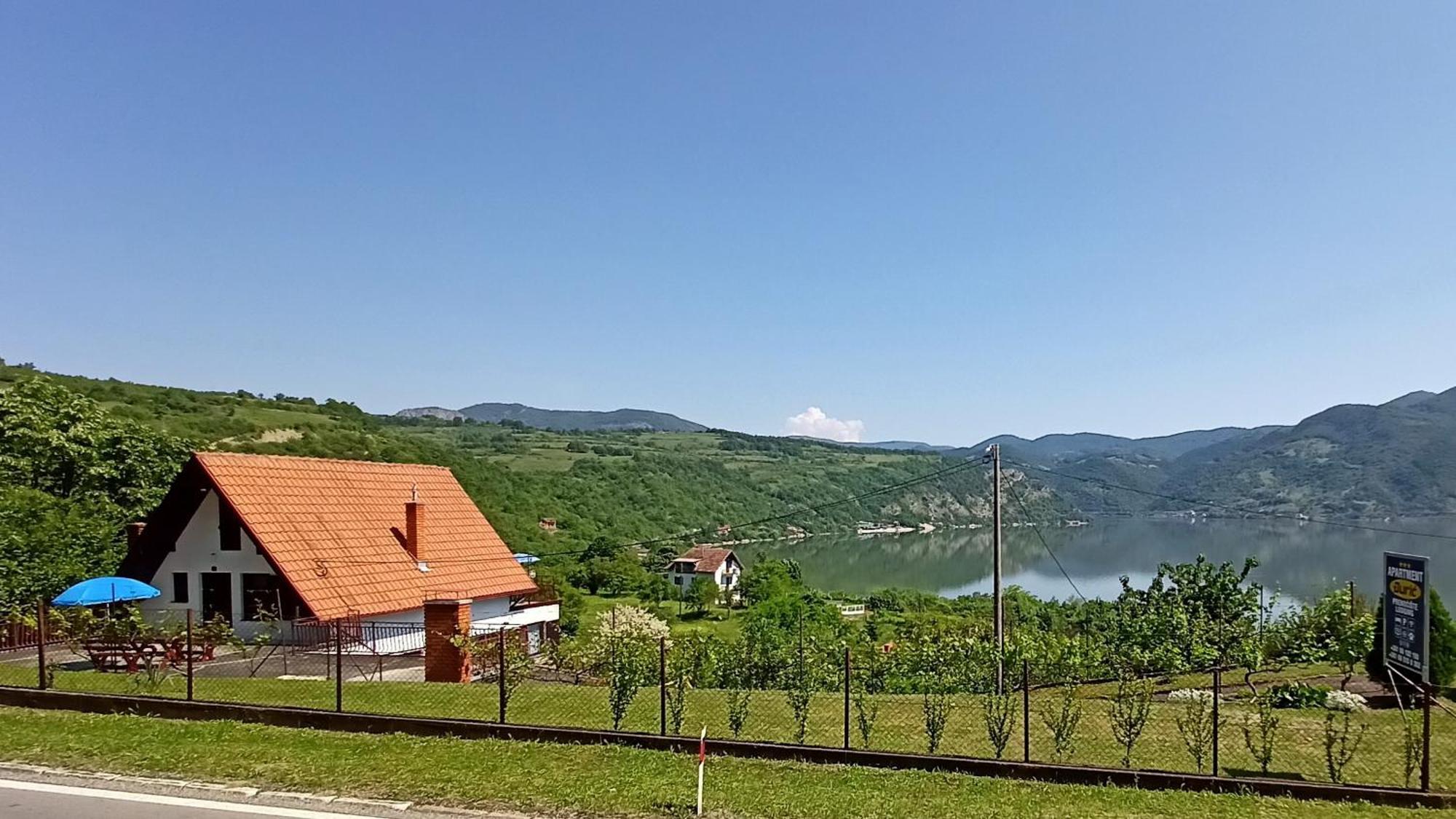 Apartman Duric Donji Milanovac Exteriér fotografie
